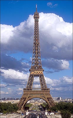 Small Pictures  Eiffel Tower on This Is The Eiffel Tower   It Is 985 Feet  It Is About 160 Tall